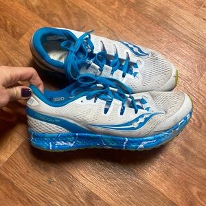 Saucony sneakers running shoes